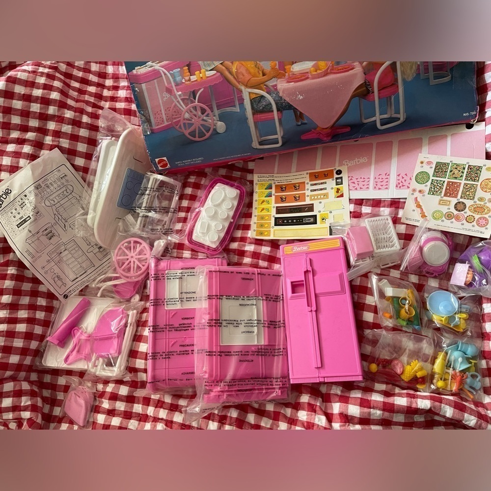 Mattel Barbie Kitchen And Dining Room 1991 New Open Box